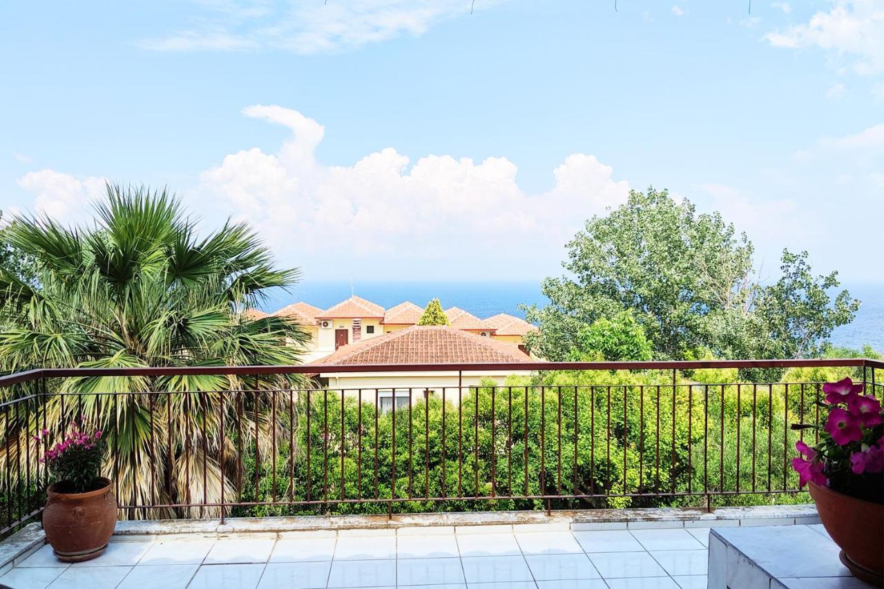 Amazing Sea View Loft, Afytos Apartment Ngoại thất bức ảnh